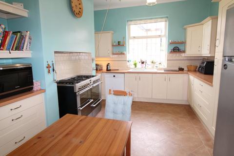 4 bedroom detached house for sale, Ferncliffe Drive, Utley, Keighley, BD20