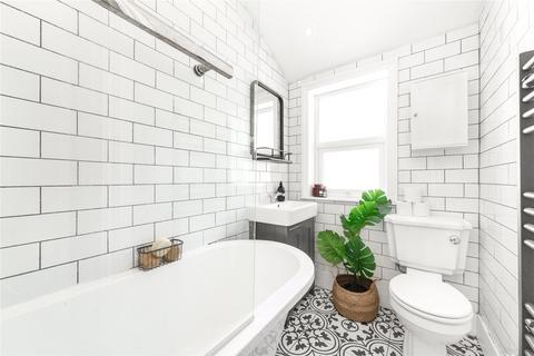 5 Huntly Road, London, SE25 6QY