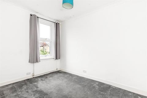 8 Aschurch Road, Croydon, CR0 6JS