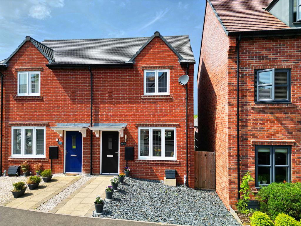 Juniper Way, Rugby, CV21 2 bed semidetached house for sale £230,000