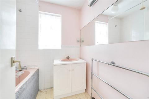 112 Albury Drive, Pinner, HA5 3RG