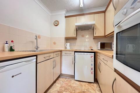 1 bedroom flat for sale, Marlborough Court, Cranley Gardens, Wallington