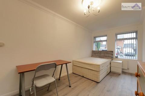 1 bedroom in a house share to rent, Room 1, 7 Honeywood, Newcastle Under Lyme ST5
