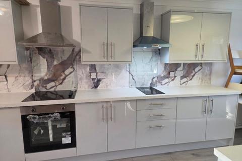 1 bedroom in a house share to rent, Room 1, 7 Honeywood, Newcastle Under Lyme ST5