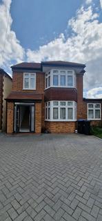 3 bedroom detached house to rent, A Willow Road, Enfield