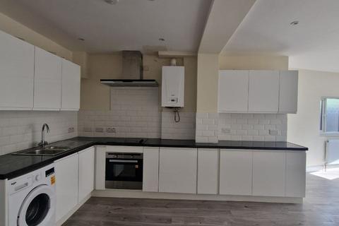 3 bedroom detached house to rent, A Willow Road, Enfield