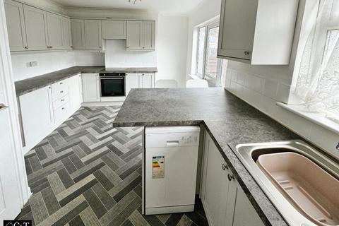 3 bedroom semi-detached house to rent, Wrights Lane, Cradley Heath