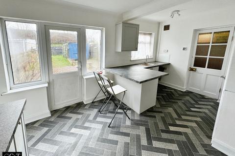 3 bedroom semi-detached house to rent, Wrights Lane, Cradley Heath