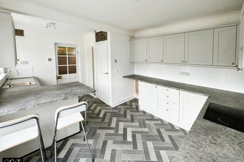 3 bedroom semi-detached house to rent, Wrights Lane, Cradley Heath