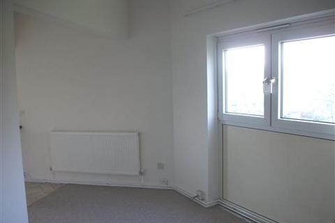 1 bedroom flat to rent, Ellfield Court, Northampton NN3