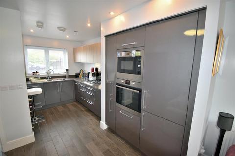 3 bedroom semi-detached house for sale, Oak Crescent, Chilton