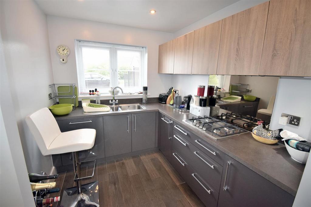 Kitchen / Dining Area