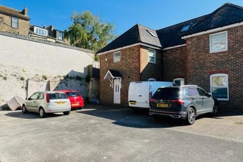1 bedroom detached house to rent, Victoria Road, Ramsgate CT11
