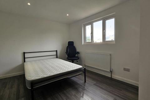 1 bedroom in a house share to rent, Maybank Avenue, Wembley