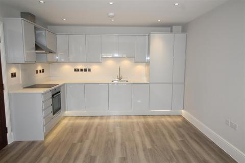 2 bedroom apartment to rent, CROWNLEIGH COURT, Hart Street, Brentwood