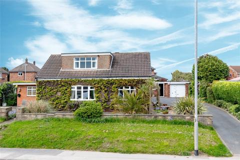 3 bedroom bungalow for sale, Sunnycroft, Selby Road, Garforth, Leeds, West Yorkshire