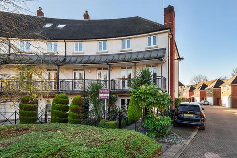 5 bedroom end of terrace house for sale, Lady Aylesford Avenue, Stanmore HA7