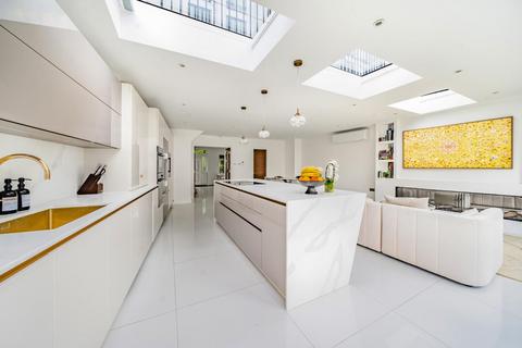 2 Lady Aylesford Avenue, Stanmore, HA7 4FH