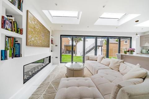 2 Lady Aylesford Avenue, Stanmore, HA7 4FH