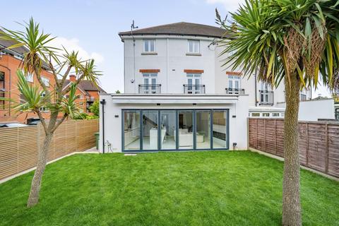 2 Lady Aylesford Avenue, Stanmore, HA7 4FH