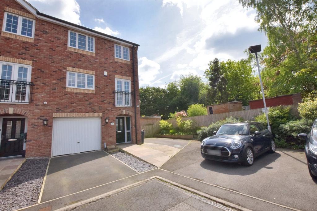 Wood Lane Court, New Farnley, Leeds... 4 bed townhouse for sale £340,000
