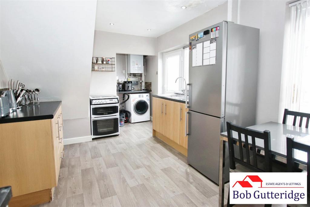 Fitted kitchen / dining room