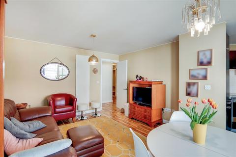 2 bedroom flat for sale, Swish Building, 73-75 Upper Richmond Road, London