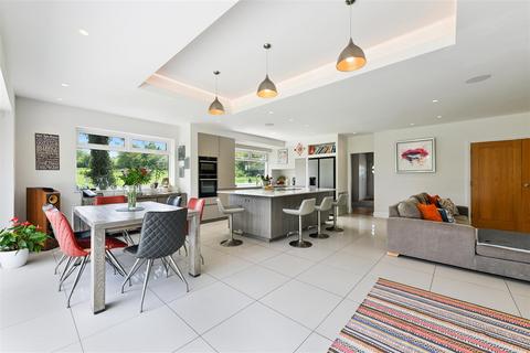 97 Downs Road, Epsom, KT18 5JT