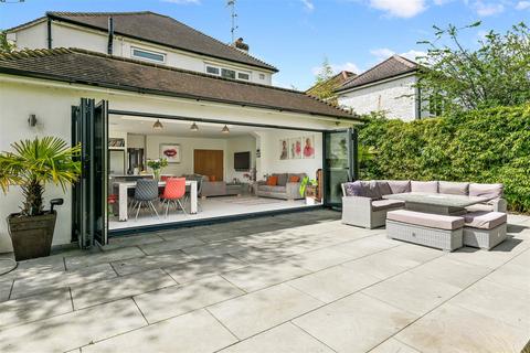 97 Downs Road, Epsom, KT18 5JT