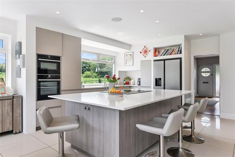 97 Downs Road, Epsom, KT18 5JT