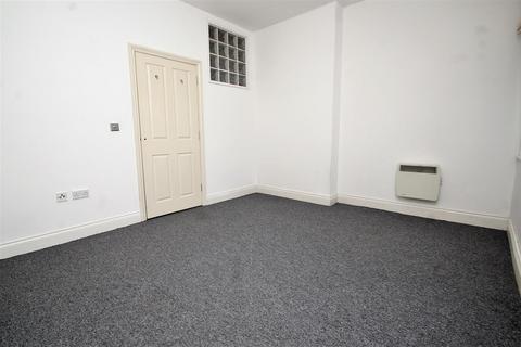 1 bedroom maisonette to rent, London Road, High Wycombe HP11