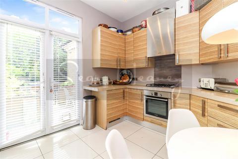 3 bedroom maisonette for sale, Station Road, New Barnet EN5