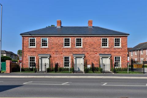 3 bedroom terraced house to rent, Marquis Terrace, Hadleigh