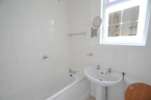 1 bedroom flat to rent, Chase Side, Enfield, Middlesex