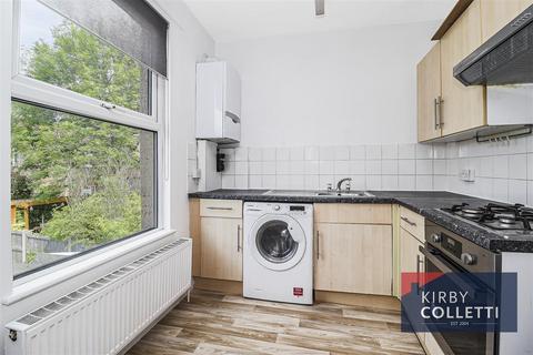 1 bedroom flat to rent, Chase Side, Enfield, Middlesex