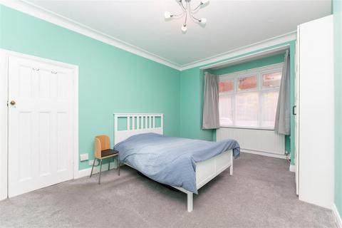 1 bedroom apartment for sale, Camborne Avenue, Northfields