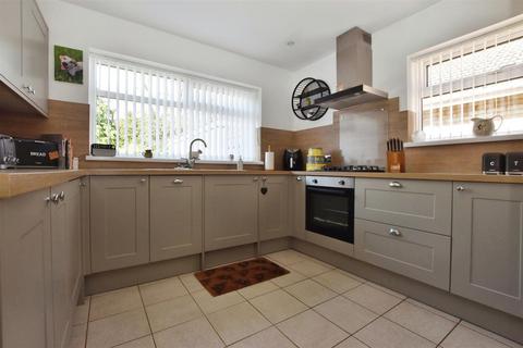 2 bedroom detached bungalow for sale, Crake Wells, Walkington