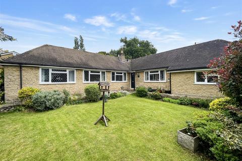 3 bedroom detached bungalow for sale, The Hamlet, Gallowstree Common Reading RG4