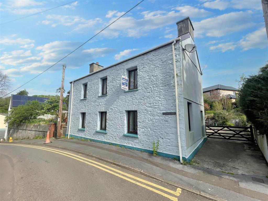 Llandyfaelog, Kidwelly 5 bed detached house for sale £300,000