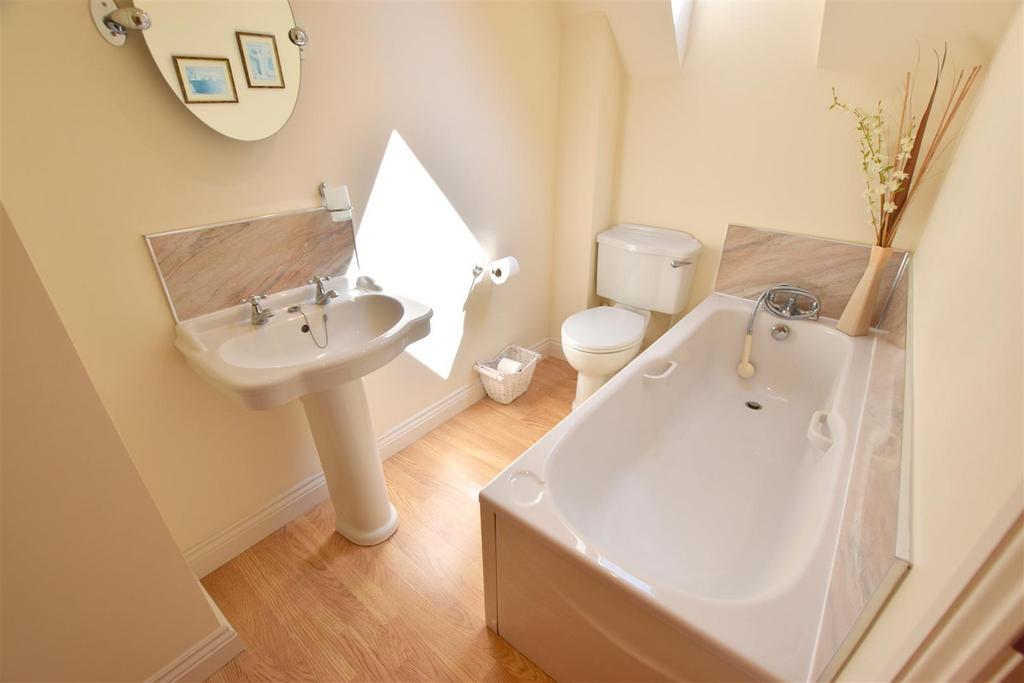 En suite bathroom/wc