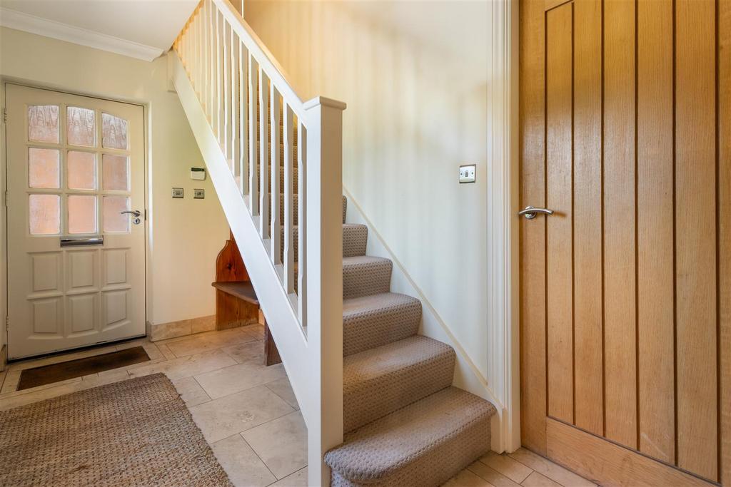 Side entrance/lobby