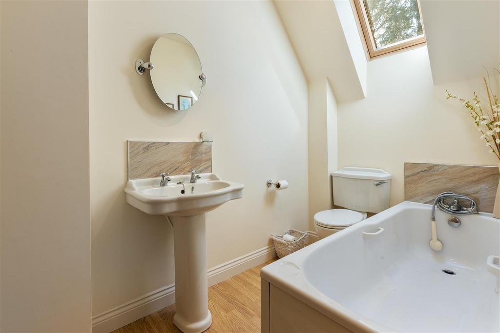 En suite bathroom/wc