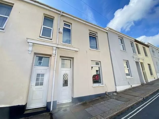 5 bedroom terraced house for sale