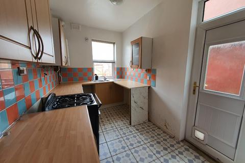 2 bedroom terraced house to rent, St. Johns Road, Doncaster