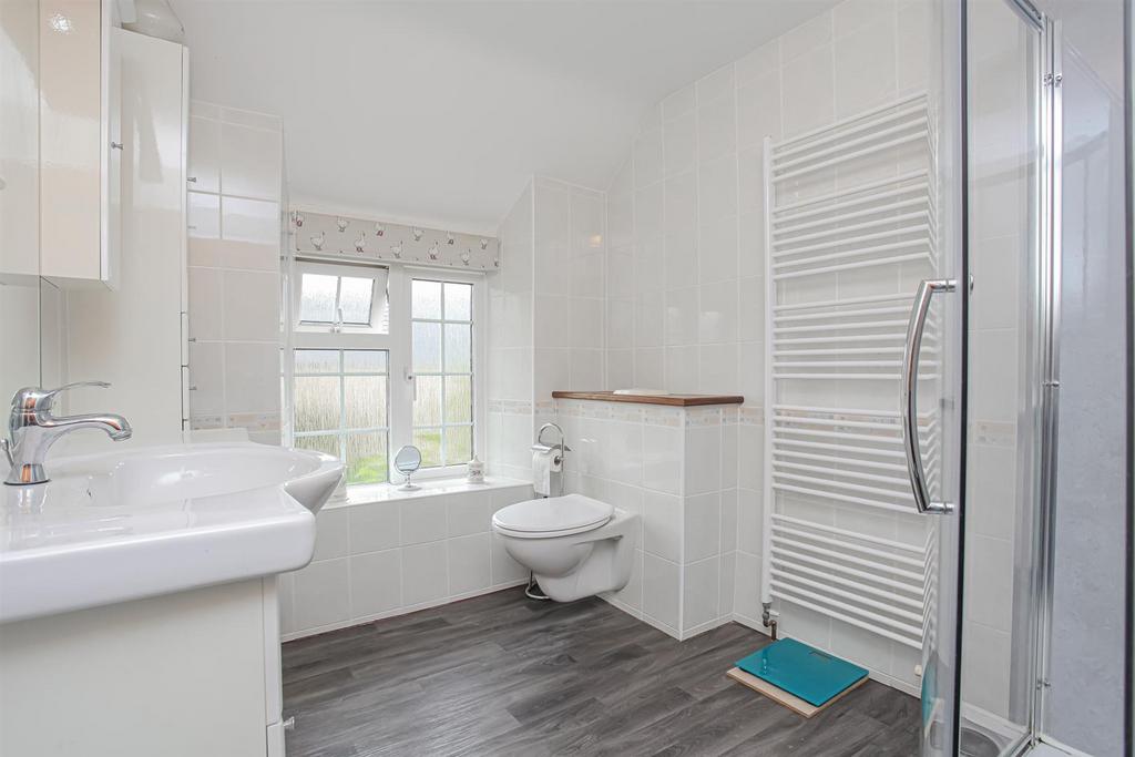 Ensuite.jpg