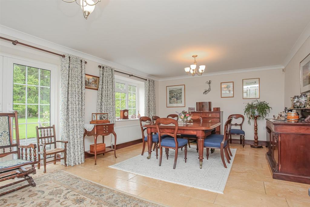 Dining room.jpg