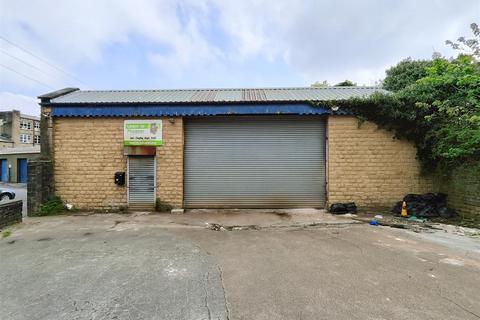 Warehouse to rent, Colne Valley Business Park, Linthwaite
