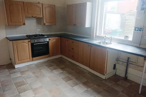 2 bedroom terraced house to rent, Ducie Street, Whitefield