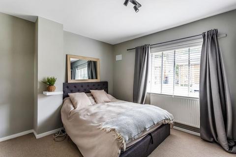 24 Dale View, Headley, Epsom, KT18 6EH