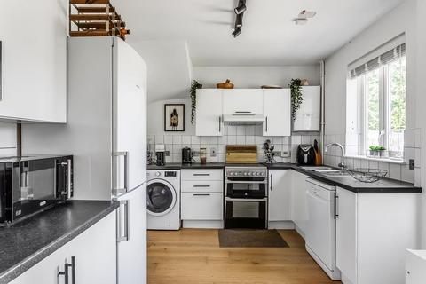24 Dale View, Headley, Epsom, KT18 6EH